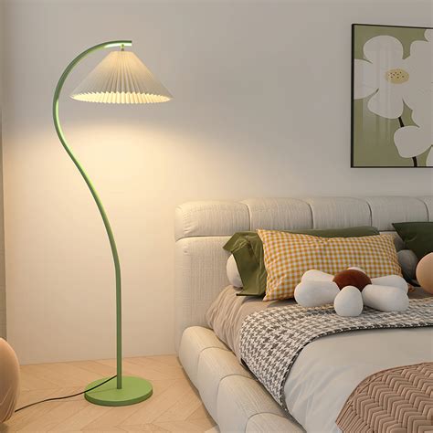 Crescini Pleated Floor Lamp - Vakkerlight