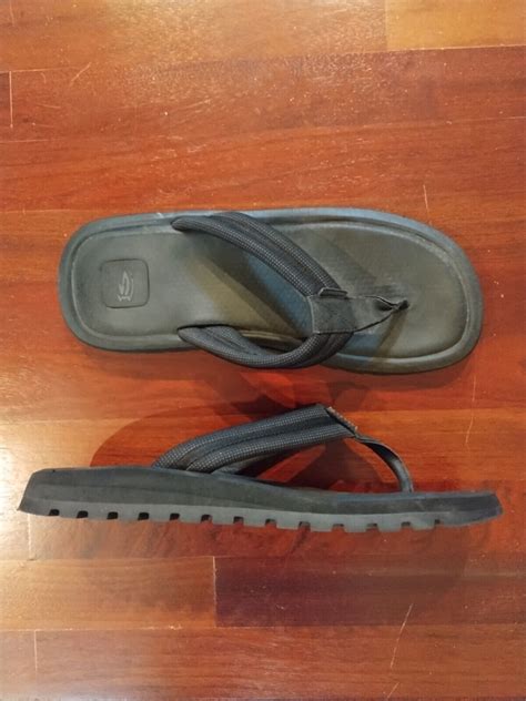 SKECHERS Men's Black Relaxed Fit Thong Sandals Flip Flops Memory Foam ...
