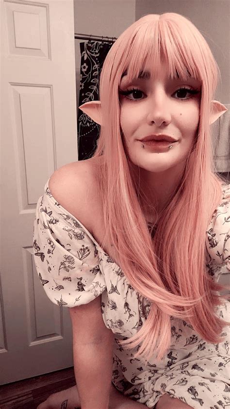 Your cute elfie girl-friend is here! Let's play a little game? 😈🩷 : r/ElvenPlay