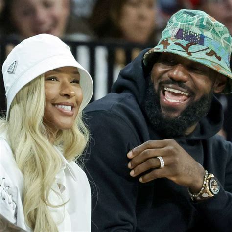 Madonna brings boyfriend Akeem Morris to the Met Gala