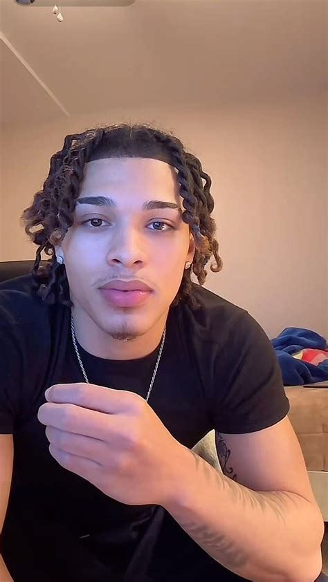 Fine Light Skin Celebrities 60 Photos - Moonagedaydream.film