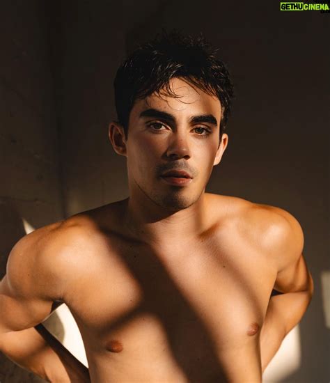 Actor Tyler Alvarez HD Instagram Photos and Wallpapers May 2024 | Gethu ...