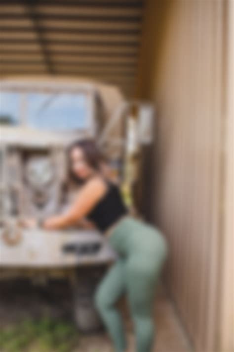 Bend me over right here, sir 😈 : r/girlsinyogapants