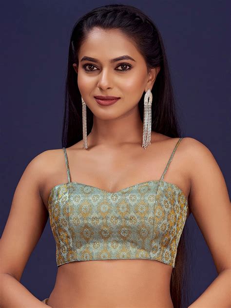 7 Beautiful Modern Sleeveless Blouse Designs | Herzindagi