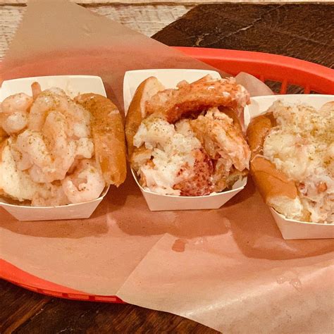 LUKE'S LOBSTER CITY HALL, Chicago - Theater District - Menu, Prices ...