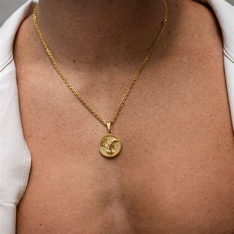 Shop Our Jewelry Collection of Gold Pendants | 18k Gold Jewelry