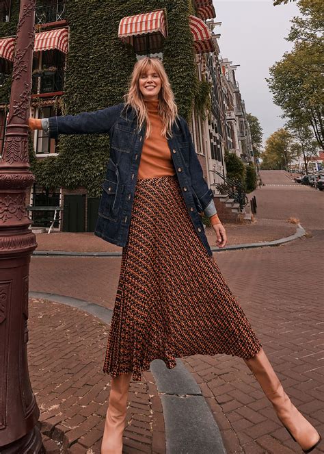 Elmina Pleated Geo Print Midi Skirt | Phase Eight UK