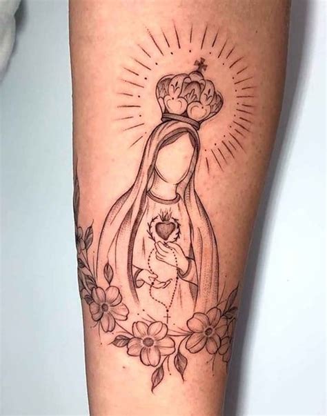 Tatuajes de la virgen de Guadalupe en el brazo con diseños pequeños