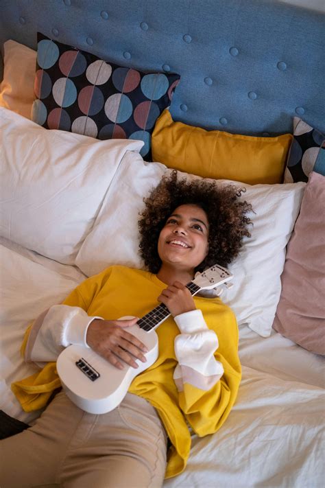 Teenage Girl In Bikinis Bending Over Photos, Download The BEST Free ...