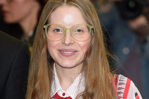 Harry Potter star Jessie Cave reveals she's pregnant with her third ...