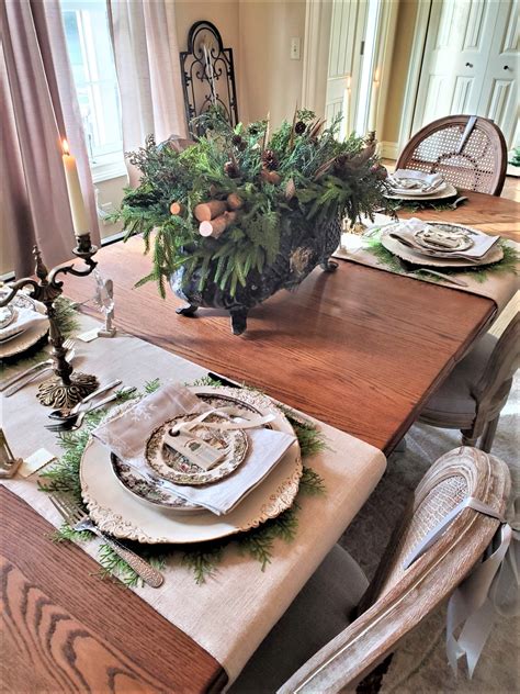 14 Easy Christmas Table Settings Ideas - Cloches & Lavender