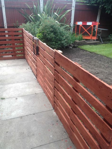 Easy Diy Pallet Fence