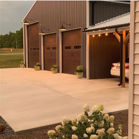 Choosing the Perfect Lights for Your Garage Doors - Steel Lighting Co
