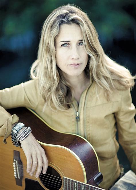 Video: Heather Nova Kicks Off European Tour - Bernews