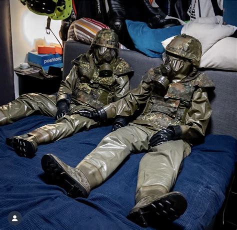 Pin auf Hazmat | Schutzanzug, Männer in uniform, Gasmaske