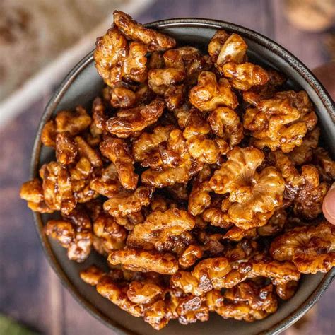 Brown Sugar Candied Walnuts for Christmas (10 mins + Vegan)