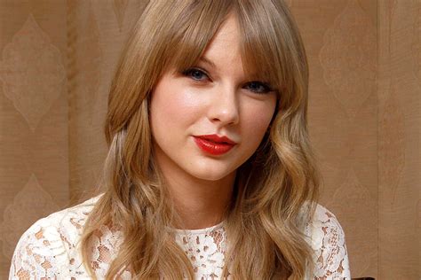 Download Taylor Swift Pictures | Wallpapers.com