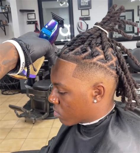 Pin by 🪂 on dreads | Taper fade haircut, Fade haircut styles, Faded hair