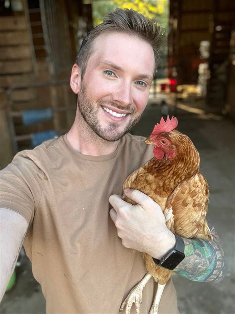 How an Alabama man became a TikTok star with funny farm videos (‘I hate it here!’) - al.com