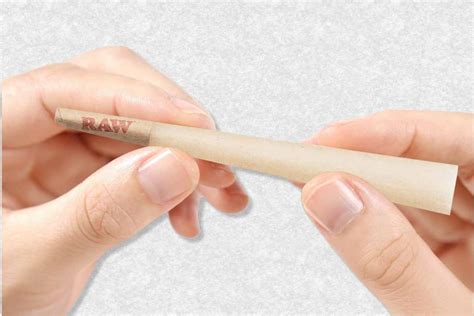 A Beginner's Guide to Rolling RAW Cones - Green Blazer
