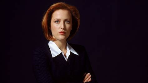 Exploring Gillian Anderson's Journey in Theatre and Film - Hyper Deflation