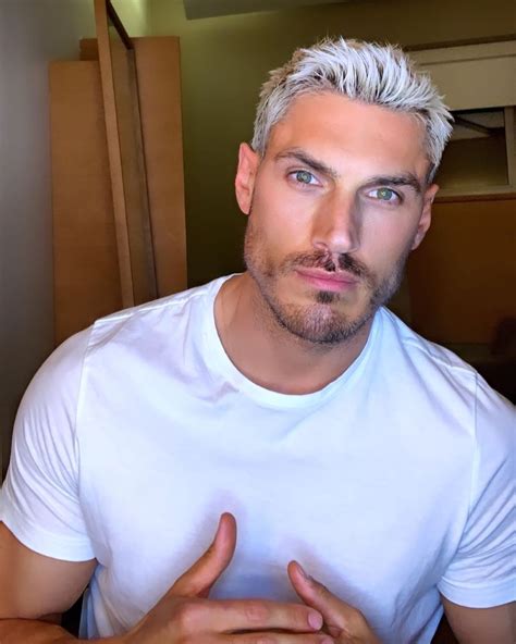 Chris Appleton on Instagram: "I have a T-shirt on for a change 😝 ...