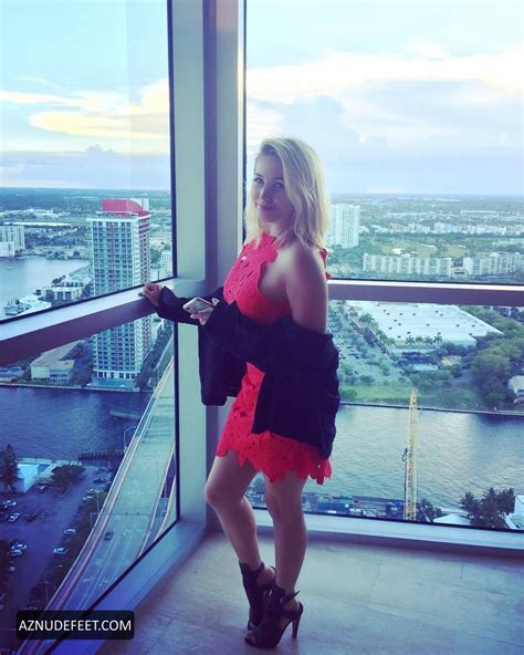 STEPANKA MATTO Feet - AZNudeFeet