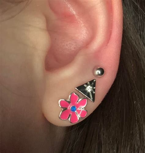 wondering about my third lobe piercing. (Info in comments) : r/piercing