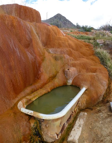 Mystic Hot Springs, les piscines et baignoires géothermiques de l'Utah ...