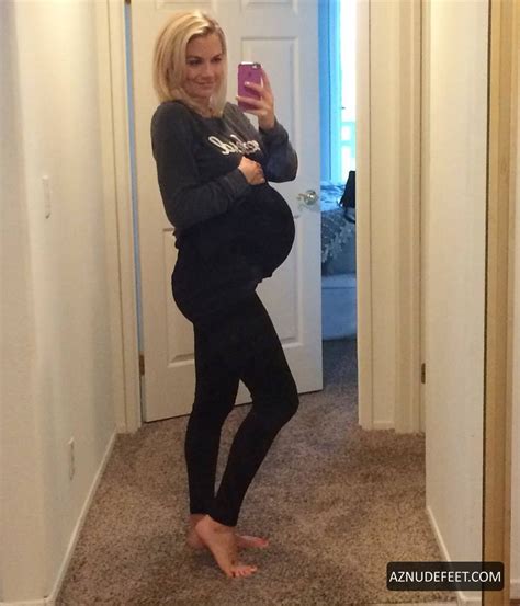 ERIN ROSS Feet - AZNudeFeet