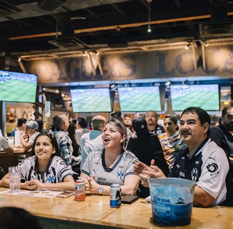 Ojos Locos Sports Cantina | Home