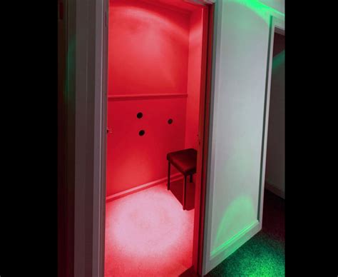 A sneak peak inside a Leeds SWINGERS club - Daily Star