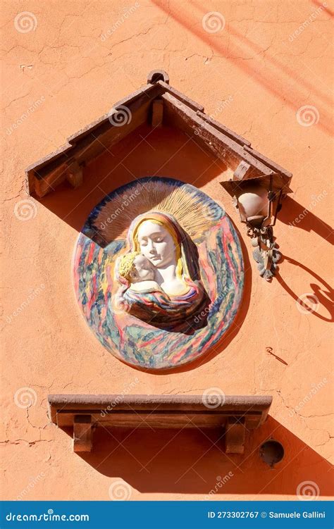 Madonna Figure Statue Bust Detail Wall Votive Religion Catholic ...