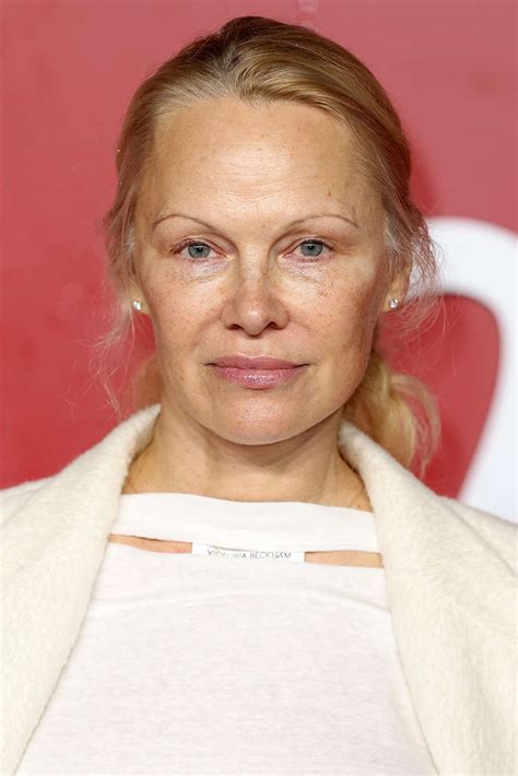 Pamela Anderson Makes Makeup-Free Appearance on 2023 Fashion Awards Red ...