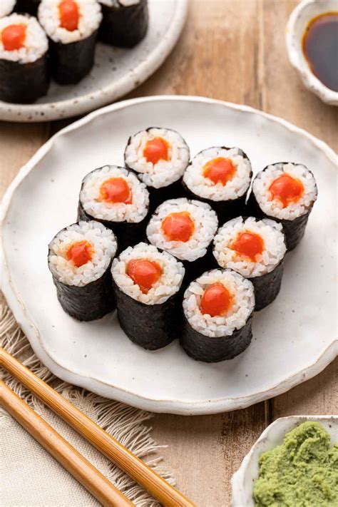 Vegan Spicy Tuna Roll with Tomato • Vegan Everytime