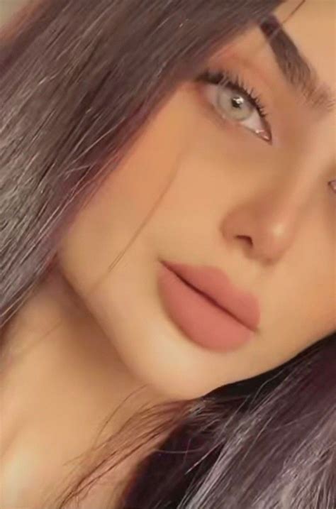 Pin di عيونك دنيتي su Quick Saves nel 2025