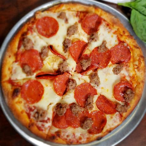 How Big is a 10 Inch Pizza - Swartzsdeli