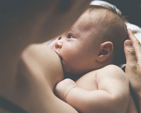 Mother starts campaign calling for law to protect public breastfeeding in Sweden | The ...