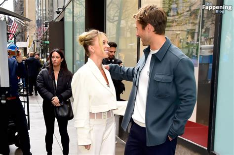 Sydney Sweeney Looks Pretty as She Attends The Drew Barrymore Show (29 ...
