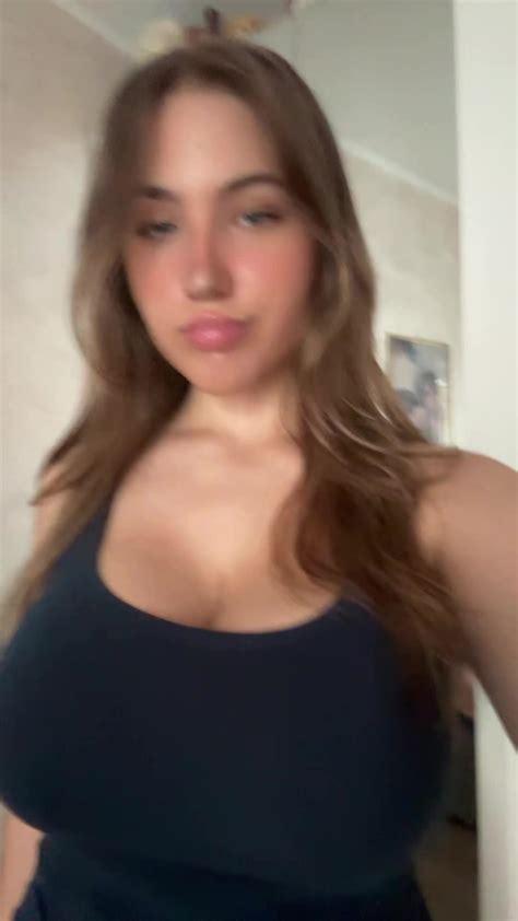 8.01K likes, 330 shares | 👨‍🦲 (@chiri.francesca_)