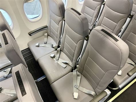 Flair Airlines Review: This Is How I Feel About Flair Airlines!