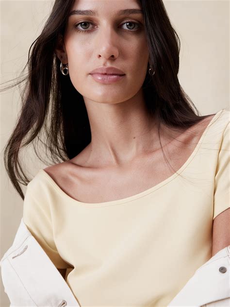 Refined Scoop-Neck T-Shirt | Banana Republic