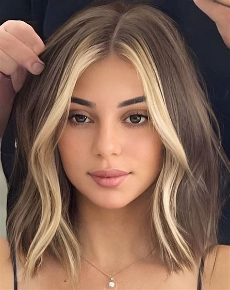 25 Latest Short Hairstyles With Colorful Highlights To Make You A Model