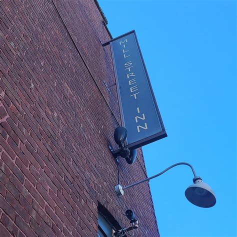 MILL STREET INN (Newport) - Hotel Reviews, Photos, Rate Comparison ...
