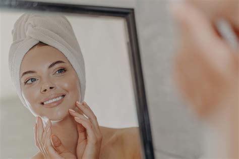 6 Surprising Rose Water Benefits For the Face