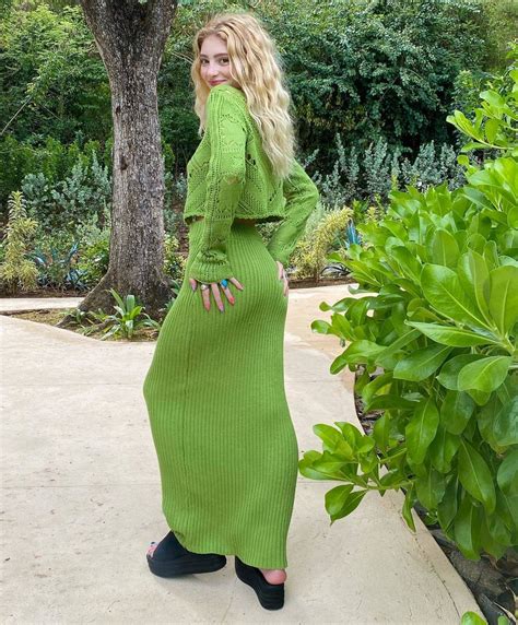 Willow Shields Feet NSFW Feet Pics - Celeb Feets