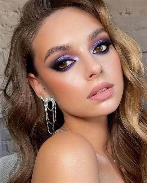 Pretty Makeup Ideas For Hazel Eyes