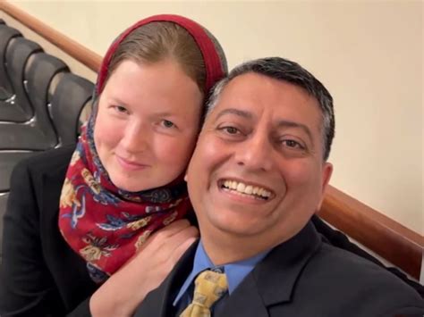 Acudía a su cita de naturalización, pero terminó bajo custodia de ICE ...