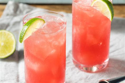 Screwdriver Cocktail (Classic Recipe) - Insanely Good