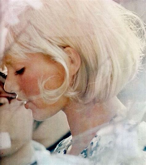 effie trinket | hunger games aesthetic | Hunger games, Effie trinket ...